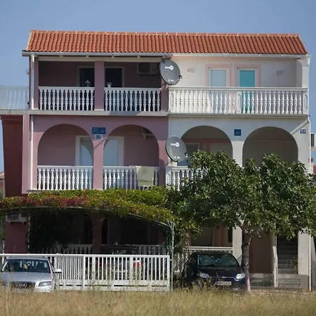 Apartment Opetuk