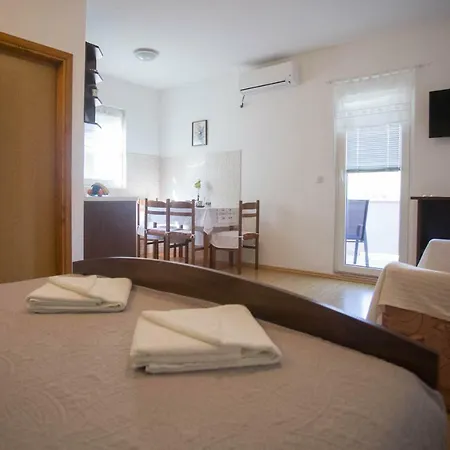 Opetuk Apartment *