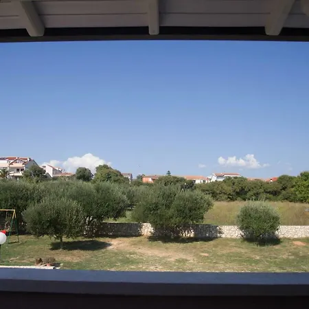 Opetuk Apartment *